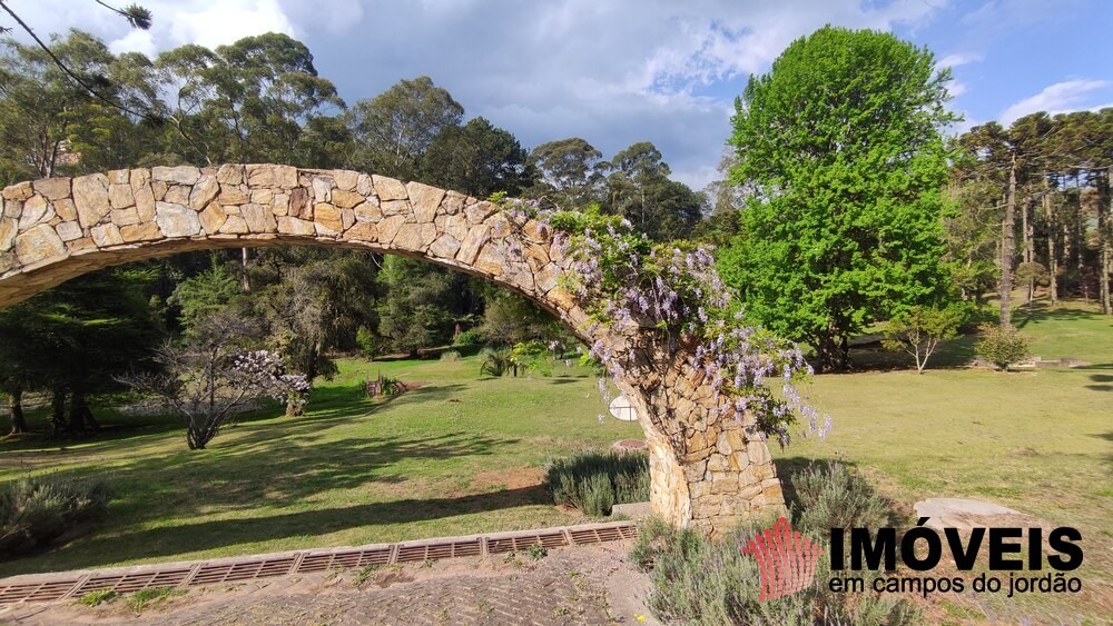 0 para Terrenos - Venda em Campos do Jordão