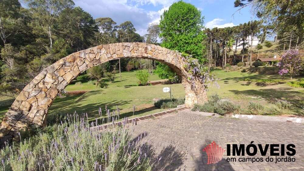 0 para Terrenos - Venda em Campos do Jordão